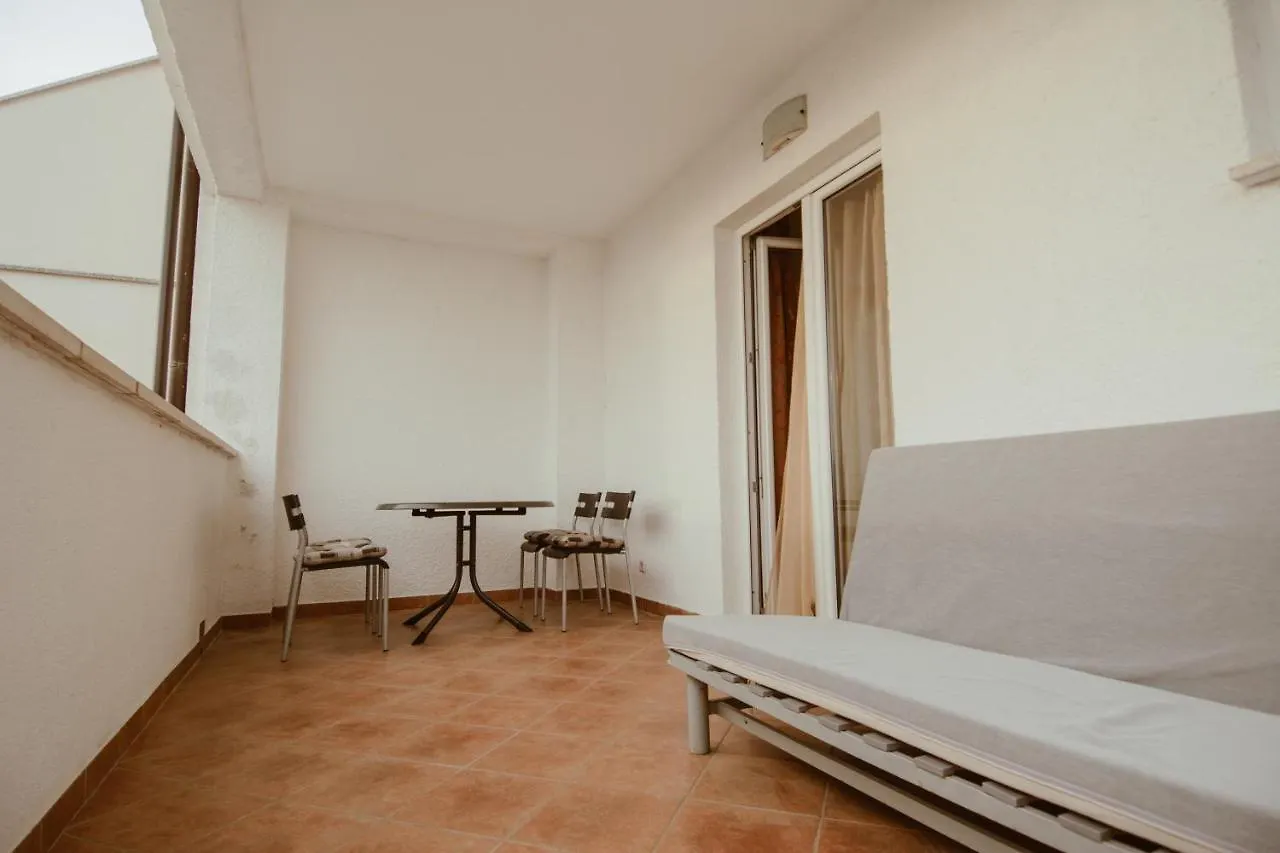 Perla Apartments 포레치
