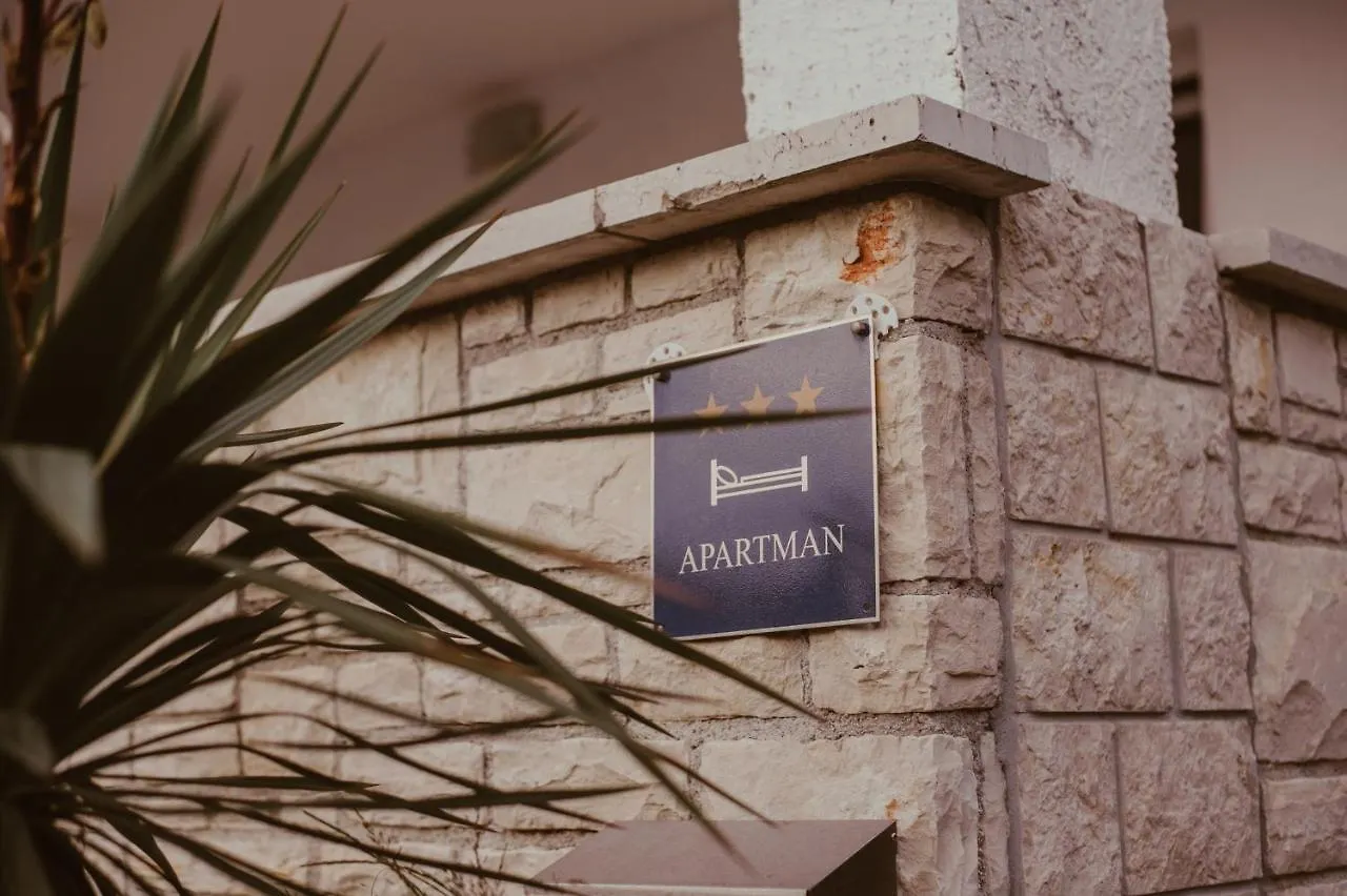 Perla Apartments 포레치